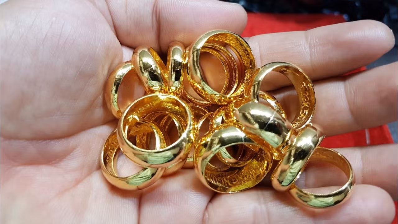 Vàng nhẫn cao hơn SJC: nguồn cung hạn chế và nhu cầu nhỏ lẻ đẩy chênh lệch ngày 8/9